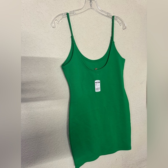 ✨5/$15 NWT Mono B Green Spaghetti Strap Bodycon Dress size L - Picture 2 of 4